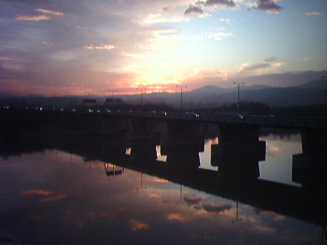 Klik untuk melihat ukuran besar